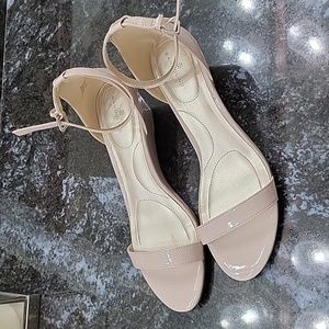 Bandolino Women's Odear Wedge Sandal size 10 nude